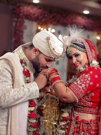 Romantic Couple Portraits (Wedding Day) photo 20