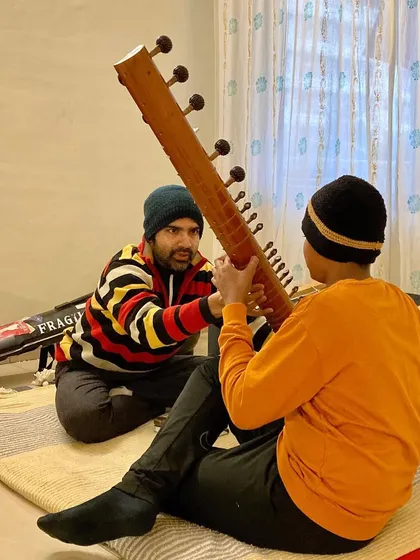 There is no greater joy than sharing knowledge. Here is the beginning of a new journey with a student on a cold winter day, filled with the warmth of music. I look forward to learning a lot from teaching.