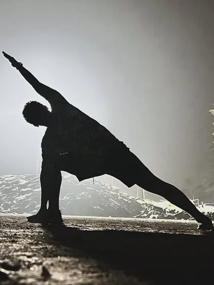 The alignment of asanas shouldn't just be on the mat. It should also help align our thoughts, speech, and actions off the mat. Here in Utthita Parsvakonasana.