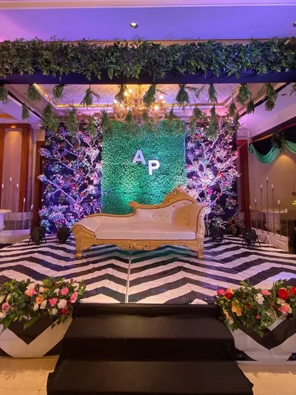 Another angle of the green and black engagement stage, showing how the setup looks from the guest's perspective.