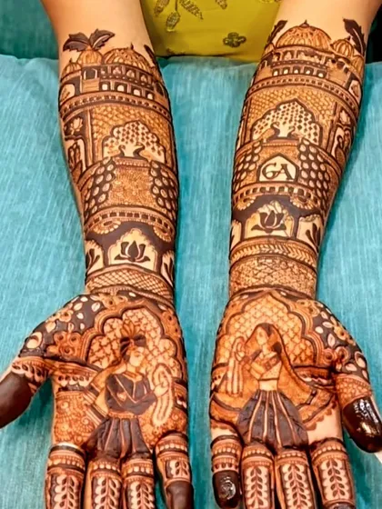 A classic Radhe Krishna portrait design, symbolizing divine love. The figures are framed by beautiful architectural elements, creating a look that is both spiritual and regal.