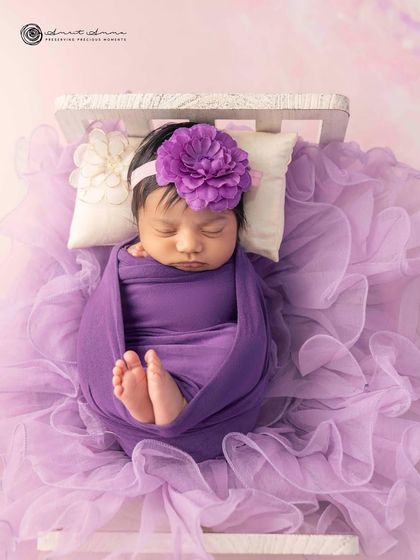 Newborn Artistry: Tiny Toes & Dreamy Poses photo 13