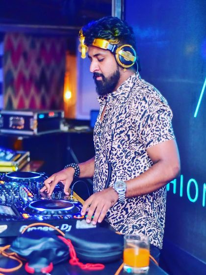 Darshan K Shetty - Club & Pub DJ Bollywood Club Nights photo 21