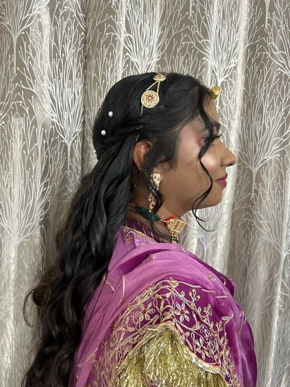 Vibrant Haldi & Mehendi Looks photo 20