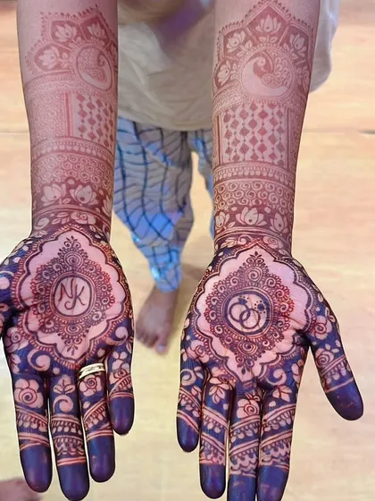 The result of my organic henna paste after two days. This beautiful deep stain is what I always aim for, and I was so happy to personalize this engagement mehendi with the couple's initials.