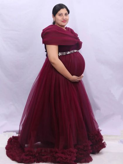 Dramatic Trail Gowns photo 6