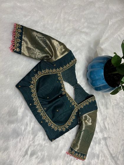 The Glamhouse - Ethnic Wear & Jewellery Rentals Modern & Chic Blouse Designs photo 27