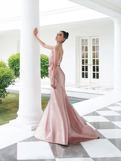 Sculptural Gowns & Cocktail Glam photo 9