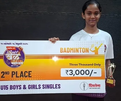 A clear shot of Akshara Jadhav with her 2nd place prize. Her performance at the Khel Mahotsav was outstanding.