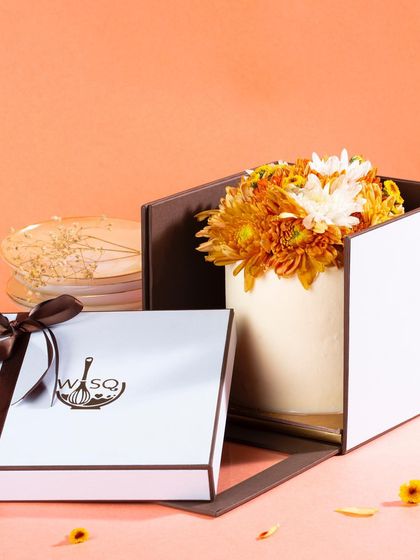 Why choose between flowers and cake? My Bloom cake gift box features a beautiful mini cake topped with fresh flowers, offering the best of both.