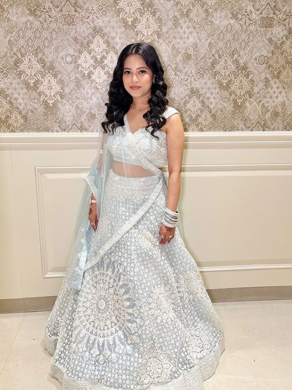 Another full-length shot of this beautiful party look.