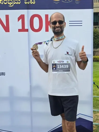 A thumbs up from a happy finisher at the Golden Jubilee Run.