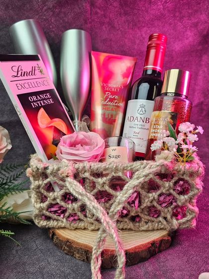 Arch - Personalized Gift Hampers Gifts for Every Occasion photo 8