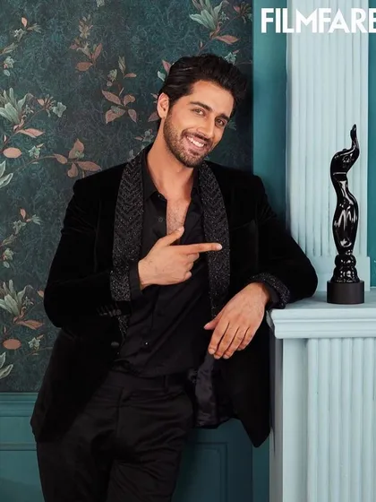 Actor Ehan Bhat celebrating his Filmfare award win in our black velvet tuxedo. The textured lapel adds a modern touch to a classic garment, fit for a star of the night.