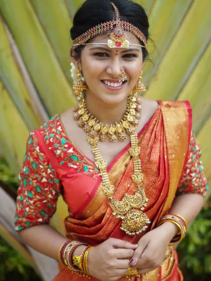 A comprehensive series from a 'reel madve hudgi' (serial bride) shoot. The model wears a full set of our traditional temple jewellery, including necklaces, vaddanam, and headpieces, from multiple angles.