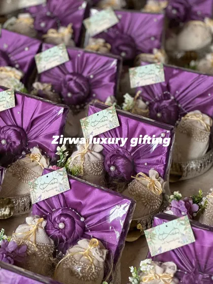 A showcase of my purple-themed wedding hampers. These are perfect for everything from trousseau packing to return favors, all designed to fit your budget.