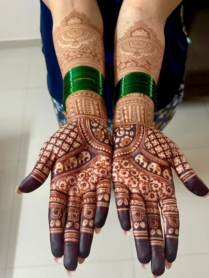 The result of using all-natural henna paste is a beautifully deep and rich stain. This photo showcases the gorgeous dark color of a bridal design after the paste has been removed.
