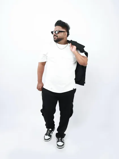 Another look from my photoshoot. Whether I'm in the studio or creating artwork for a new track, I always bring my A-game.