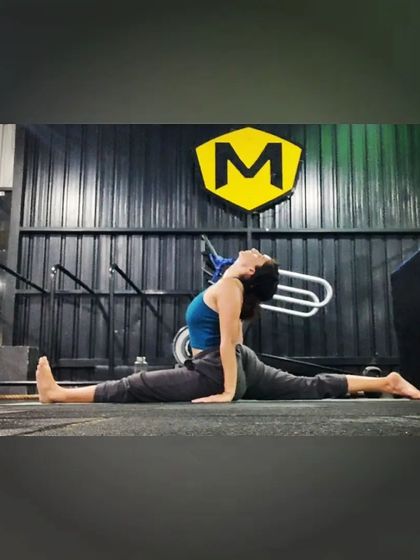 Curly Yoga Girl - Online Yoga Classes My Daily Practice: Stretches & Flows photo 15