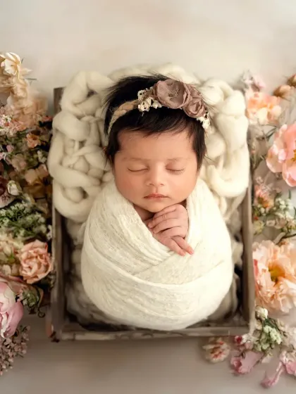 Dreamy Newborn Portraits photo 29