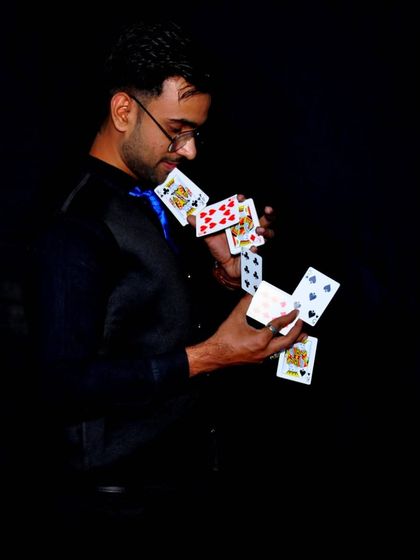 Close-Up & Roving Magic photo 19