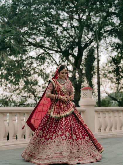 Timeless Bridal Looks photo 14