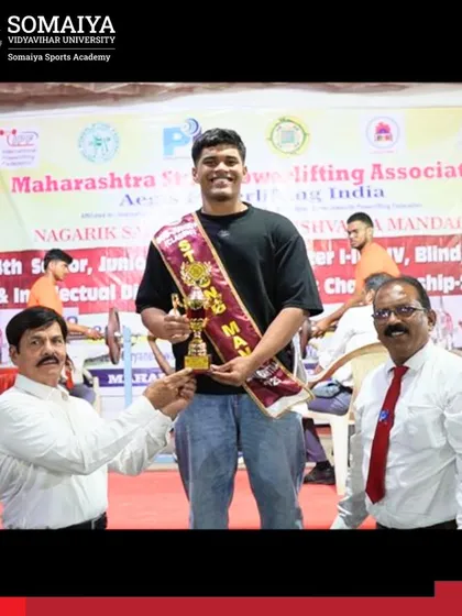 Darwin Horta is awarded the "Strongman" title after winning gold at the Maharashtra State Bench Press Championship with an incredible 135 kg lift.