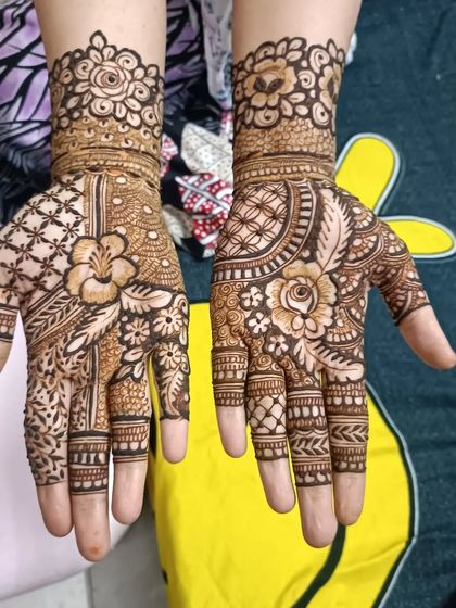 Shaikh Yasmeen - Wedding Party & Guest Mehendi Designs for Family & Bridesmaids photo 18