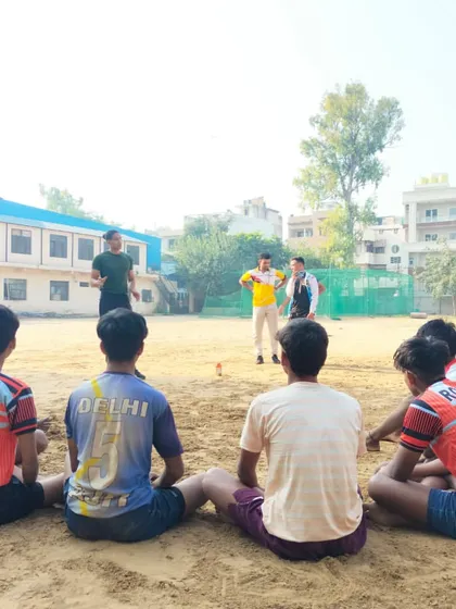 Senior player Deepanshu sharing his experience and tips with our students. Learning from experienced professionals is an invaluable part of their growth.