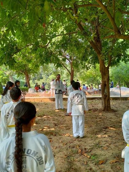 Addressing my students during an outdoor seminar. I explain the theory and application behind the techniques we practice.