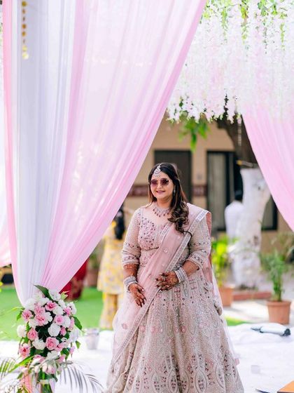 Modern Pastel & White Bridal Looks photo 46