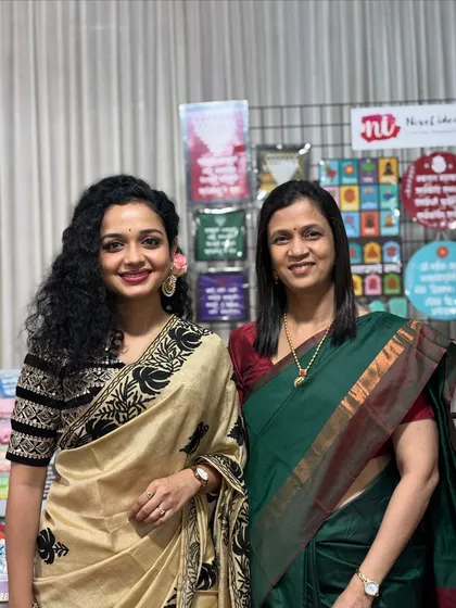 It was a pleasure to have actress Samidha Guru visit my stall. Here we are, posing for a picture in front of my display.