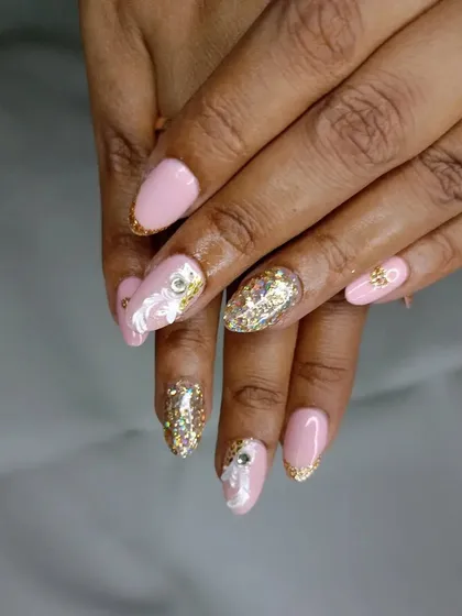 Another angle of this romantic bridal set, highlighting the glitter and 3D elements.