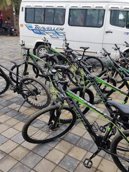 Your ride and your ride-along. We provide top-quality, well-maintained cycles for every tour, and our support vehicle is never far behind. This means you can just focus on the journey, knowing we have your back with snacks, water, and any assistance you might need.