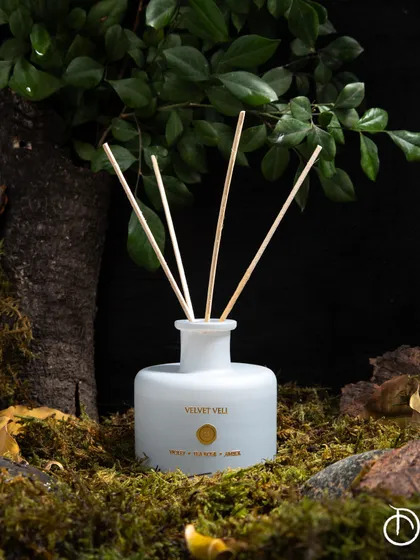 Witness nature’s play on seasons and surrender to its beauty. My Velvet Veil reed diffuser, with its clean white vessel, offers a gourmet fragrance that is the perfect companion for a cozy autumn day spent indoors.