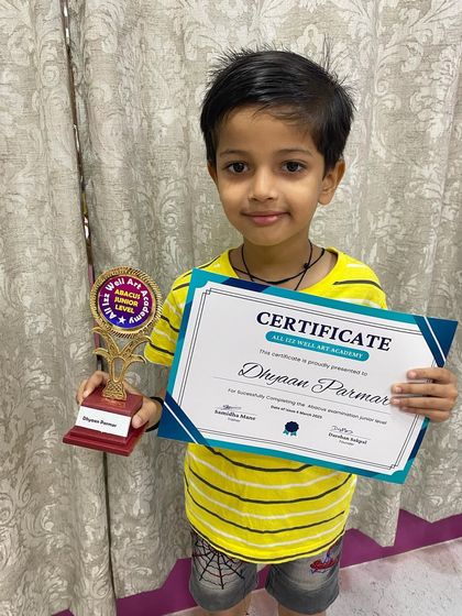 Dhyaan Parmar with his award for completing the Abacus Junior Level. A great achievement for one of our youngest students.