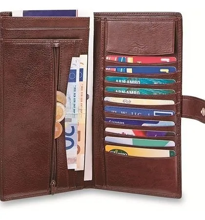 The interior of our high-capacity traveller wallet, designed to hold numerous cards, multiple currencies, and documents. Its organized layout makes it an essential accessory for business travel and everyday use.