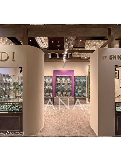 The entrance to the Villandi '22 stall was designed with curved walls to create a fluid and welcoming circulation path. The floating roof frame adds to the sense of an open, lighter mass.