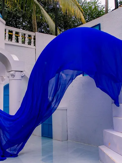 You don't need to travel to Greece for your dream shoot. Our Santorini-inspired set features classic blue and white architecture, giving you a slice of the Mediterranean right here in Bangalore.