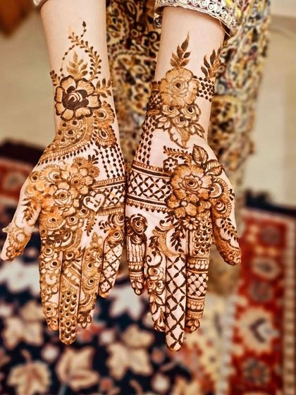 Another shot of this popular trending design, showing the heart detail on the palm.