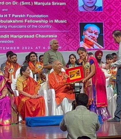 Another photo from the Shanmukhananda Sabha fellowship ceremony in Mumbai. It was a great day, meeting so many talented musicians from across the country.