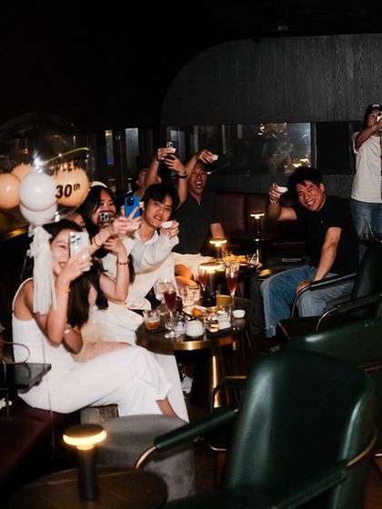 The vibrant atmosphere at our Reka Bar takeover. It was a packed house filled with celebration and great energy, as guests enjoyed our collaborative menu.