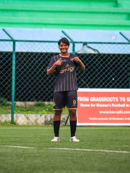 Girls on the Pitch photo 11