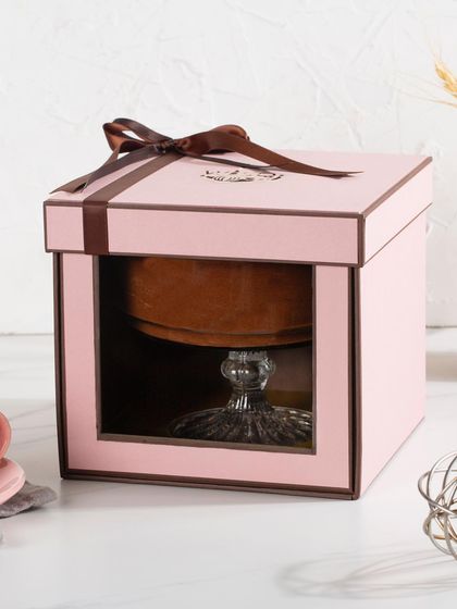 The elegant design of my single dessert gift box, tied with a brown satin ribbon, makes any dessert feel like a luxurious present.
