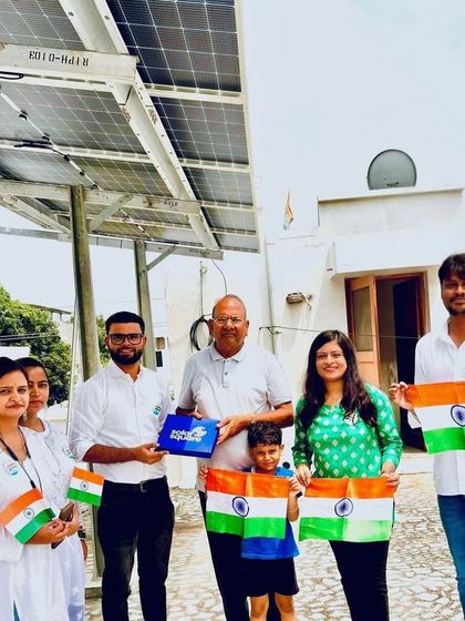 SolarSquare - Residential & Community Rooftop Solar Solutions Our Happy Customers: Homes & Families photo 6