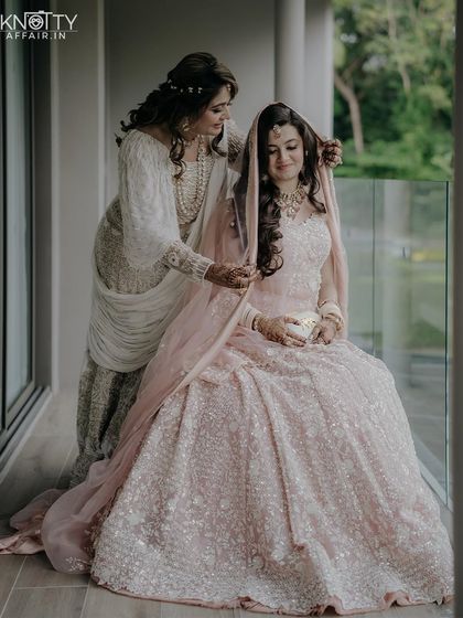 The Bride & Groom: Solo Portraits photo 14