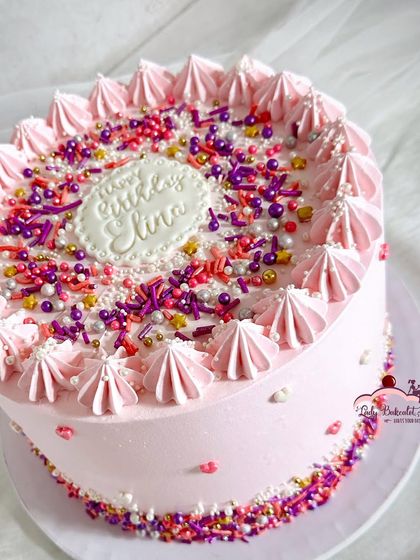 Pretty & Personal: Cakes for Girls photo 17