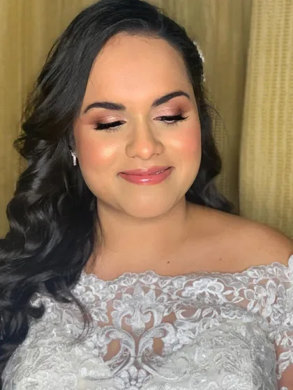 A close-up of Nimita's eye makeup, featuring soft pink and brown tones for a romantic and natural look.