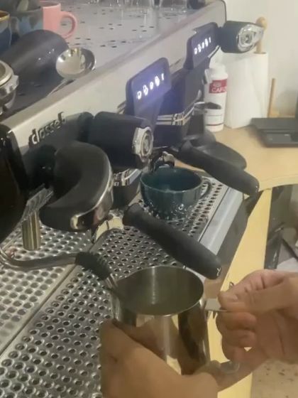 A look at the hands-on training in our Go Abroad course. We focus on practical application so you can confidently step behind any coffee bar.