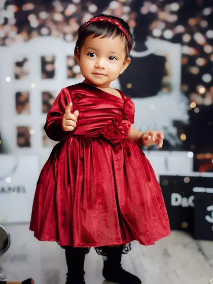 A little fashionista in the making. This glamorous, high-fashion themed first birthday shoot is perfect for celebrating a stylish one-year-old.
